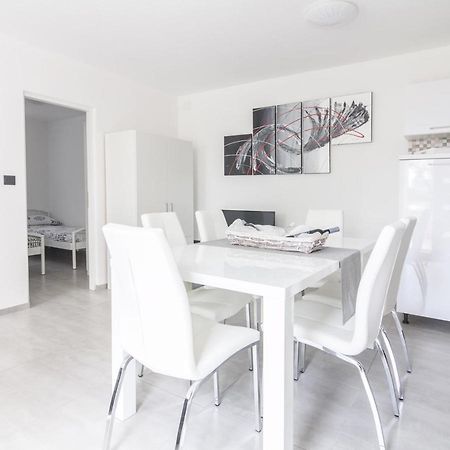 New Family 2 Bedroom Apartment Воднян Екстер'єр фото