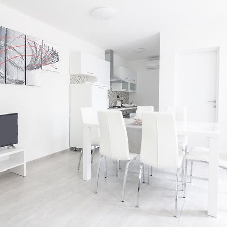 New Family 2 Bedroom Apartment Воднян Екстер'єр фото