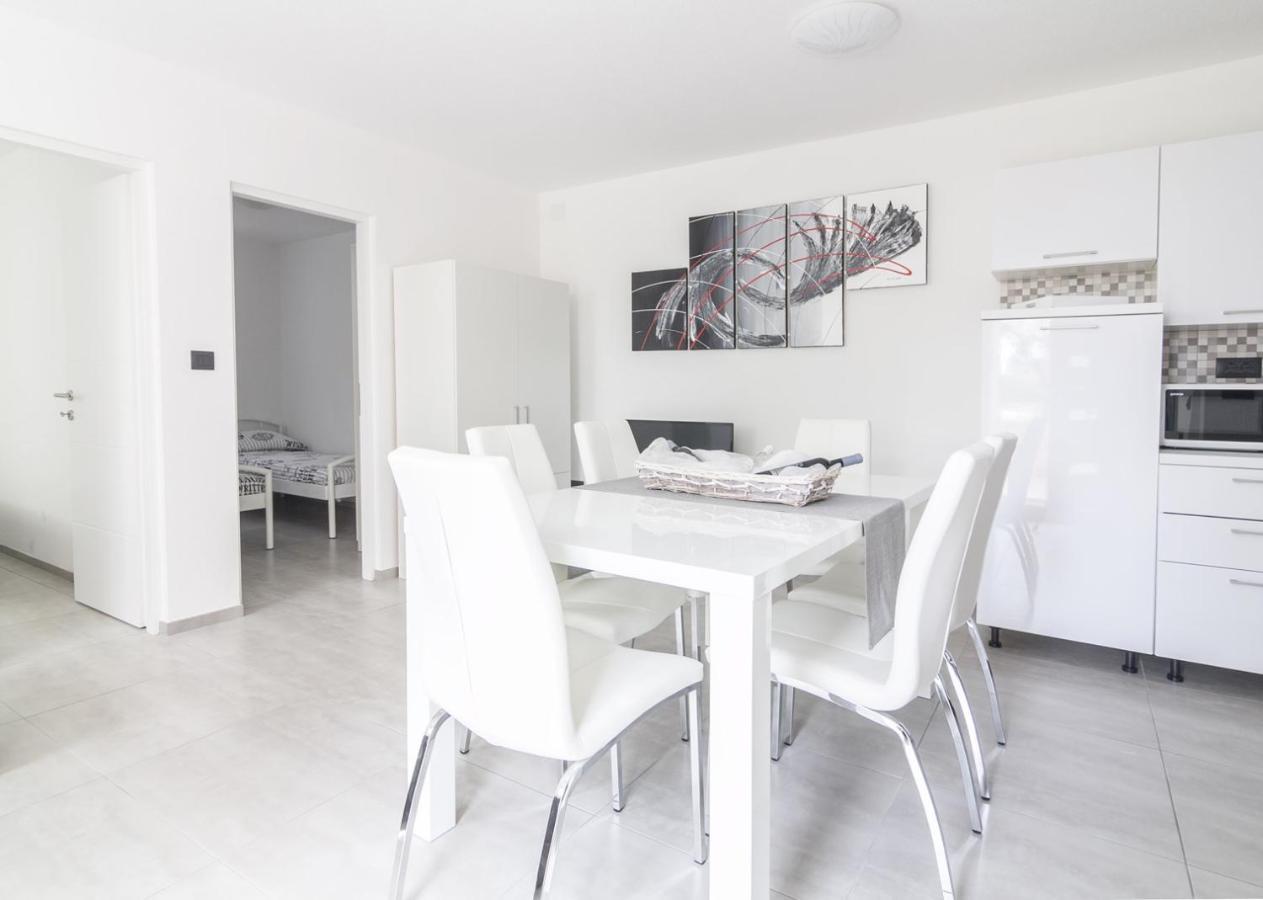 New Family 2 Bedroom Apartment Воднян Екстер'єр фото