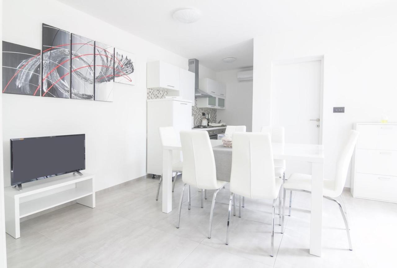 New Family 2 Bedroom Apartment Воднян Екстер'єр фото