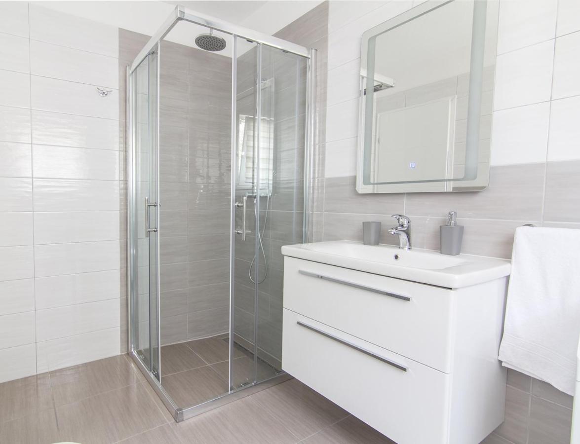 New Family 2 Bedroom Apartment Воднян Екстер'єр фото